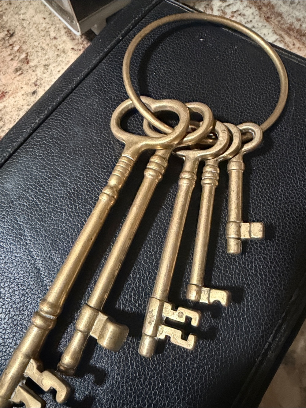 Vintage Large brass skeleton key set